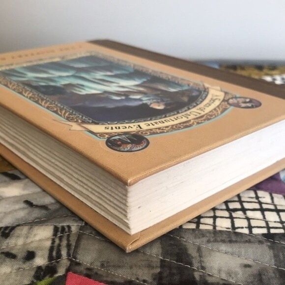 Lemony Snicket A Series of Unfortunate Events Book # 10 - Picture 4 of 6